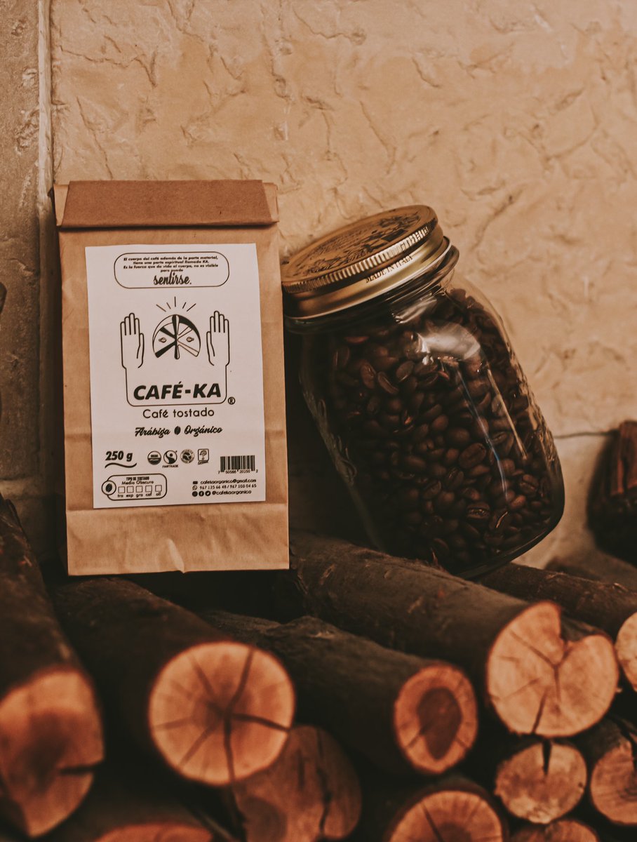 CafeKaOrganico's tweet photo. Granos tostados terminó medio obscuro, para disfrutar de su sabor Achocolatado de Café Ka ☕️
#cafe #organic #coffee #coffeeshop #travel #chiapas #coffeetime #mexico #taste #cofferedceiling #roastcoffee #PuebloMagico #london #madrid #berlin #Mexicotravel #coffeelover #coffeegram https://t.co/j56mvLjfy7