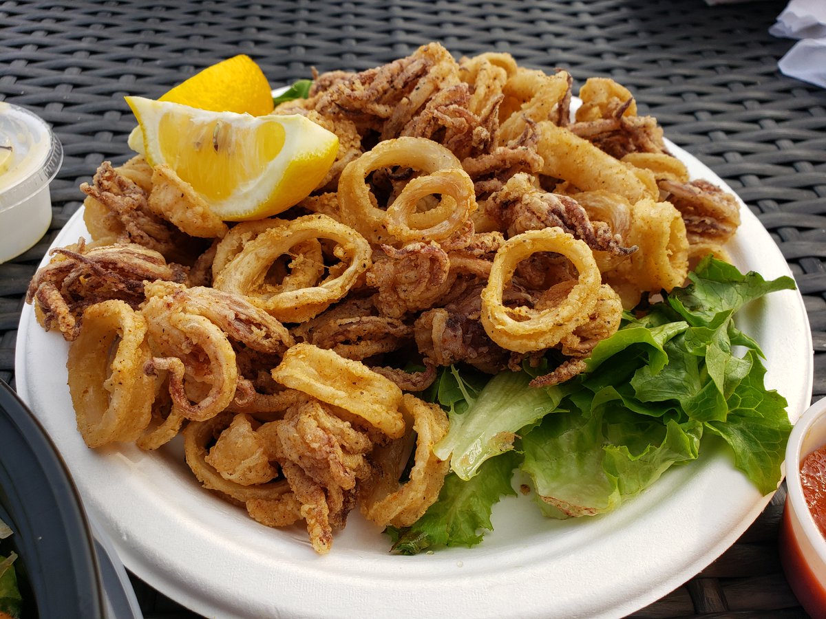 LIWineDad1's tweet photo. is the SALT SHACK for a quick meal beachside, including Calamari, a Caesar salad, a buffalo chicken wrap, and drinks. Following dinner, it was game time on the beach with a multitude of courts. Overall, a fantastic Thursday night on Long Island. #cedarbeachbabylon #saltshackny https://t.co/FlTAsrWnGt