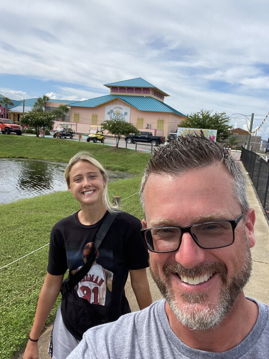 mmtierney33's tweet photo. Happy Birthday ⁦@itierney1418⁩! 19 years ago our family was born. As you see me busy w/ your Sisters &amp; Brother now, know that was me w/ you then. &amp; happy bday to ⁦@KristinaT1erney⁩ who turned 15 the day we drove to Destin 10 days ago. ❤️ you both!! https://t.co/bdR28jcZWa