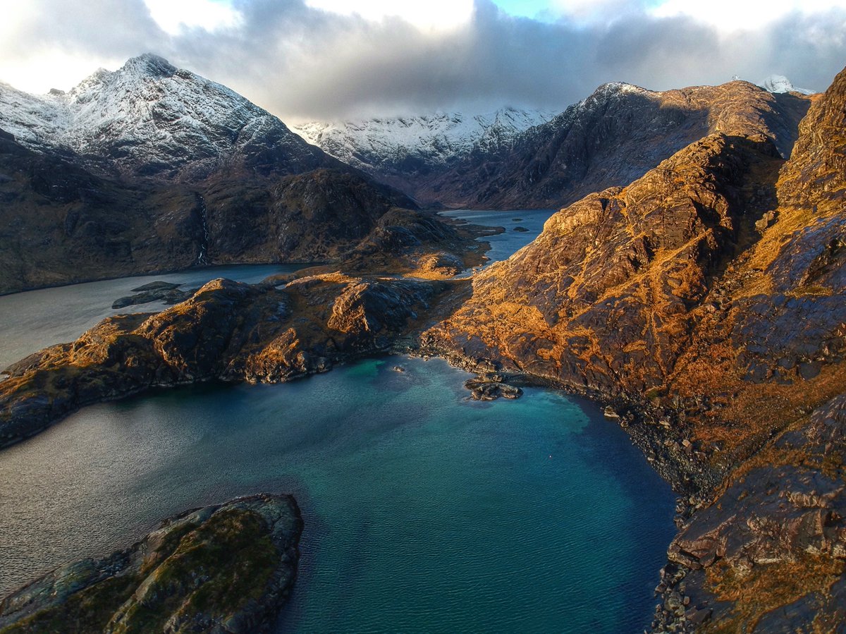 holidayfoxuk's tweet photo. 🎞Photo of the Week🎞

No, its not the Alps - guess again.

This is a staggering shot of Loch Coruisk on the Isle of Skye. It's pretty magical 🤩

📸 - @kbrembo 

#Skye #isleofskye #aerialphotography #landscapephotography #FYP #travelphotography https://t.co/rXhf8A6XOe