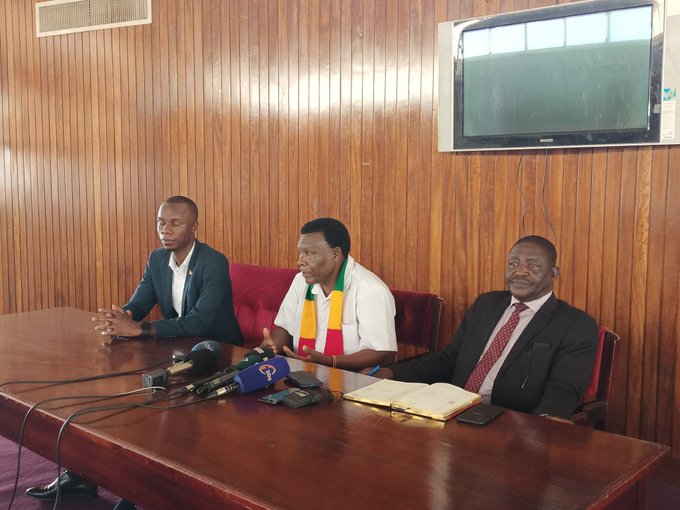 freeman_newsug's tweet photo. MPs from the Bugisu region want Govt to compensate residents affected by flooding instead of relocating them. They also want temporary evacuation camps set up to curb other impending floods and landslides.
@JNambeshe @anandutu @masabakarim https://t.co/hHuG4xTmsT