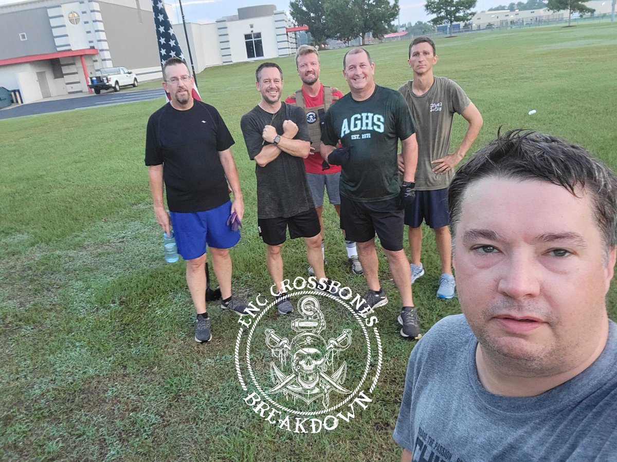 F3ENC's tweet photo. 48 PAX were up before sunrise:

6 @ #breakdown
25 @ #mash
7 @ #thecollardpatch 
6 @ #aboynamedsue 
4 @f3farmville

#f3enc 
#f3nation 
#f3counts https://t.co/scM56GQtE6