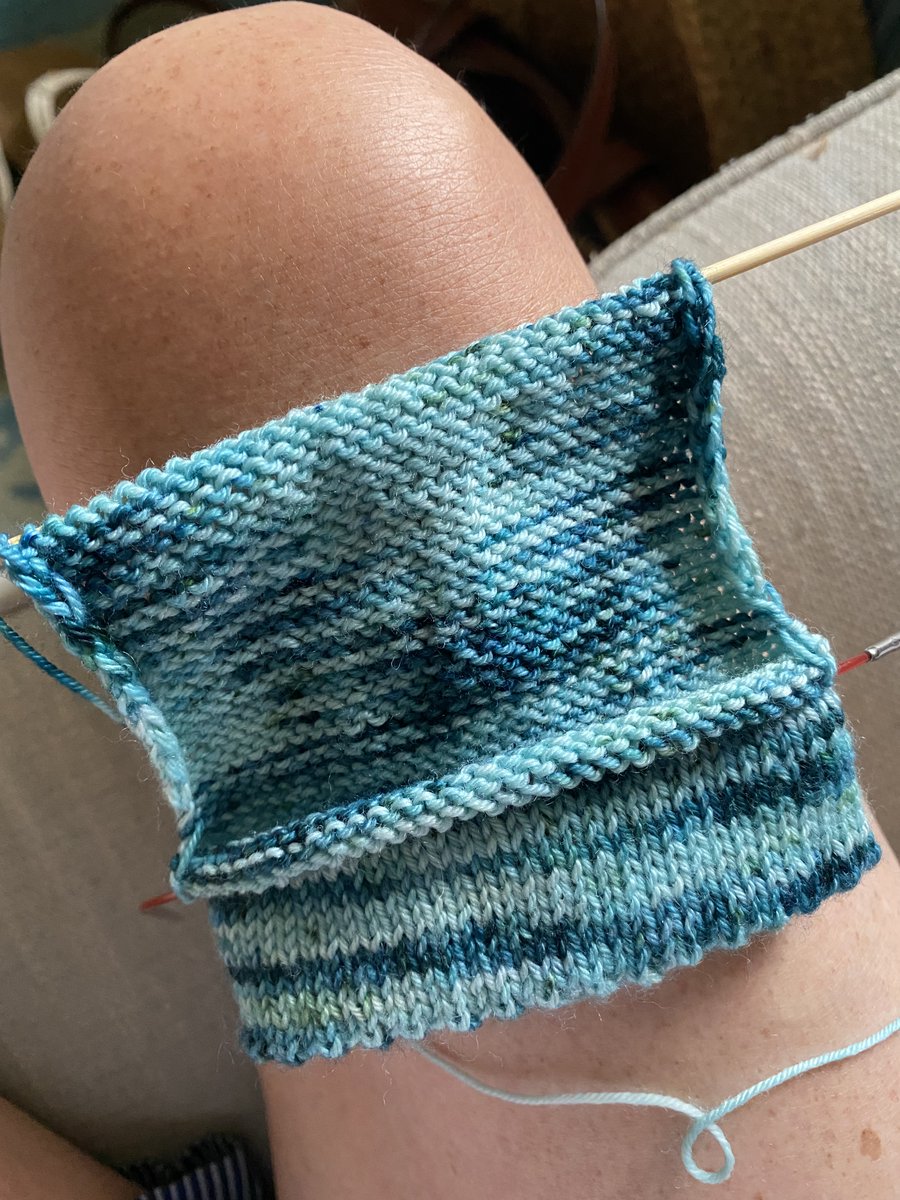 beeeze's tweet photo. Turning a heel
#knittingstuff #sockyarn #tinyneedles #slowknitting #dodgyhands https://t.co/MeioKP0Nht
