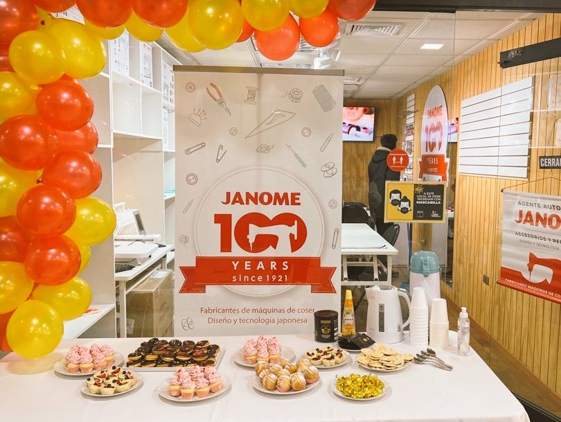 JanomeChile's tweet photo. Empezamos la semana con la inauguración de un nuevo distribuidor en #Concepción 🦾 Sigue creciendo la #ComunidadJanome
#janome #chile #maquinadecoser #aprenderacoser #costura #confeccion #modista https://t.co/JrkCjzmhEj