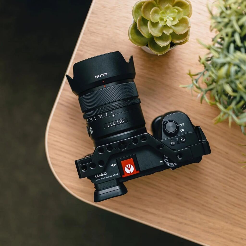 DreamCameraGear's tweet photo. Sony a6600 + Sony 15mm f/1.4 G lens
Credit: @dsipictures
#sony #sonyalpha #sonya6000 #sonyshooter #shotonsony #vsco #vscocam #vscofilter #vlogwithsony #smallrig #super35 #a6400 #a6400sony #a6600 #sonya6600 #crop #4k #oldiebutgoodie #sonya7iii #video #… https://t.co/VodWKteK6o https://t.co/ayWGCbJ16L