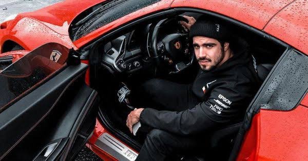 toupassada__'s tweet photo. - Tô chegando pra te buscar. É uma Ferrari Vermelha. Tá com fome?
- Tô!
- Então janta logo que eu tou chegando https://t.co/6wrVr2oQWU