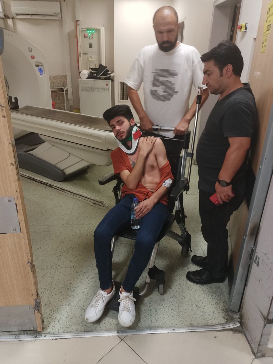 Konya'da Suriyeliler tarafından saldırıya uğrayan, Zafer Partili kardeşimizin son durumu.

Hesabını vereceksiniz!