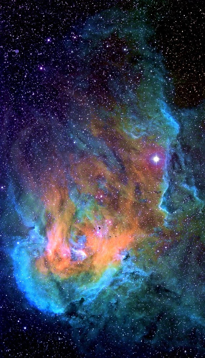 📷 Running Chicken Nebula in the constellation Centaurus tmblr.co/ZbBCataTbM6v