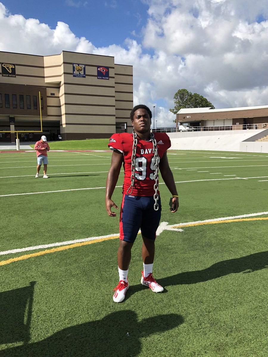BODFalcons's tweet photo. Vype photo shoot going well. Great job representing the Davis Falcons. #Flyboyz https://t.co/j8KwsEM536