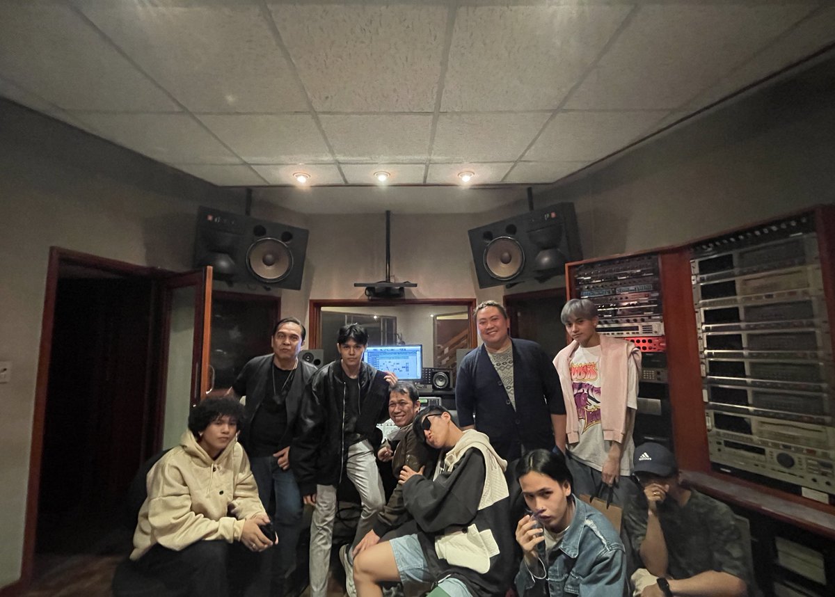 Official_ALAMAT's tweet photo. Halaaaa! Finished recording the last song in the EP! 😍🤎 https://t.co/4vu4VMIA2k