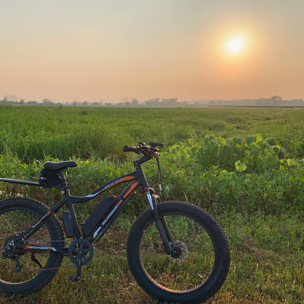 Sandy_Point's tweet photo. Where will your Ecotric bring you? 🌄
🚲 https://t.co/FHZgVRk3Q0 🚲
#electricbike #ebike #bike #ecotric #outdoor #ecotricbicycle #electricbicycle #bicycle https://t.co/n4c7OA9bpg