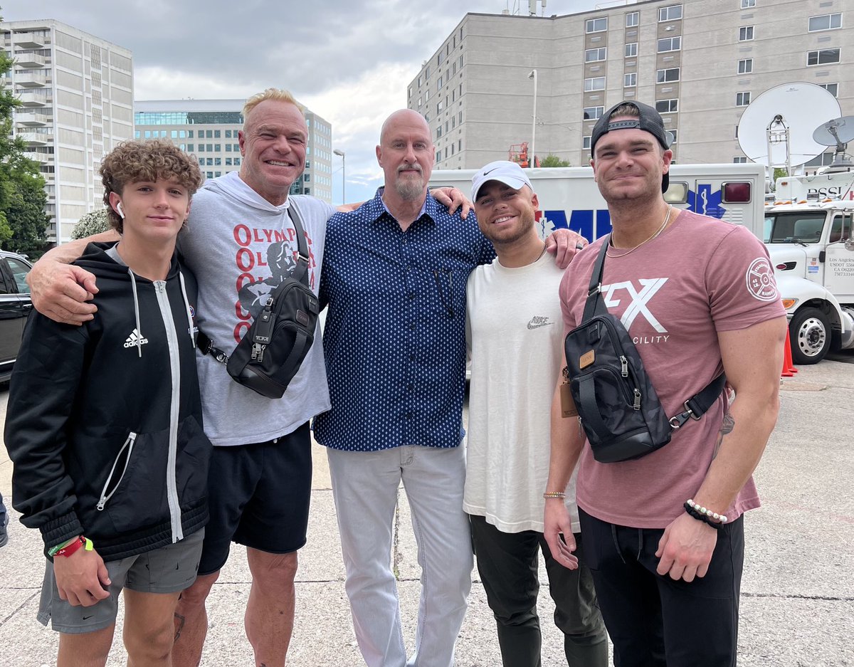 Still the best built guy in the business and a great friend ⁦<a href="/RealBillyGunn/">Kip Sopp</a>⁩