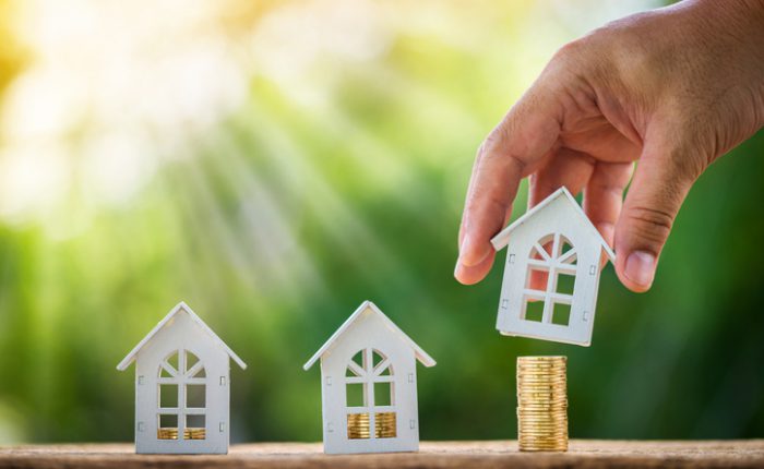 Will buying a home in 2022 become easier for Americans? Here's what the latest #realestate market predictions suggest. 📈🔎v12data.com/blog/a-guide-t…