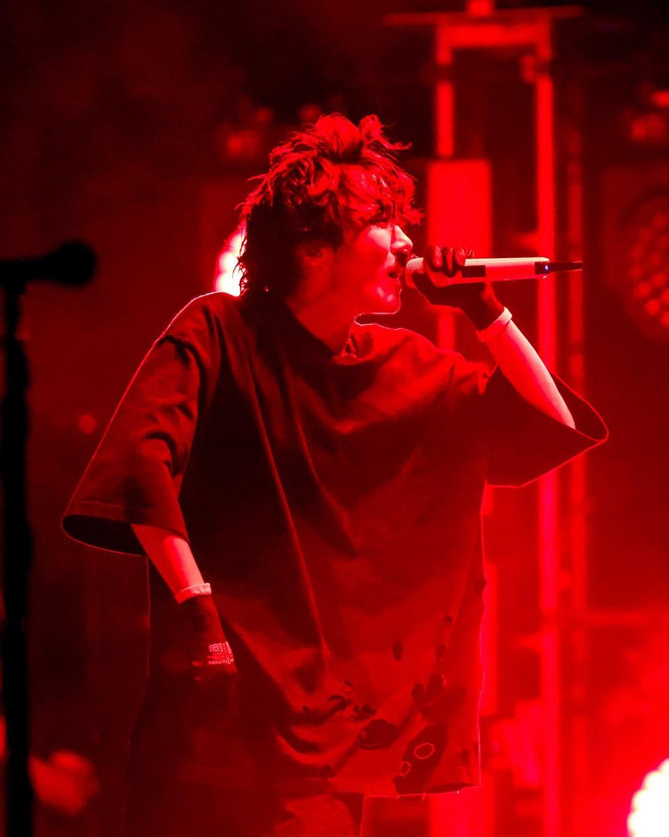 Shinemichm's tweet photo. 📸 | Fotos de la presentación de #JHOPE en Lollapalooza de Joe Pinchin.

#HOBIPALOOZA https://t.co/uZEjXJROAf