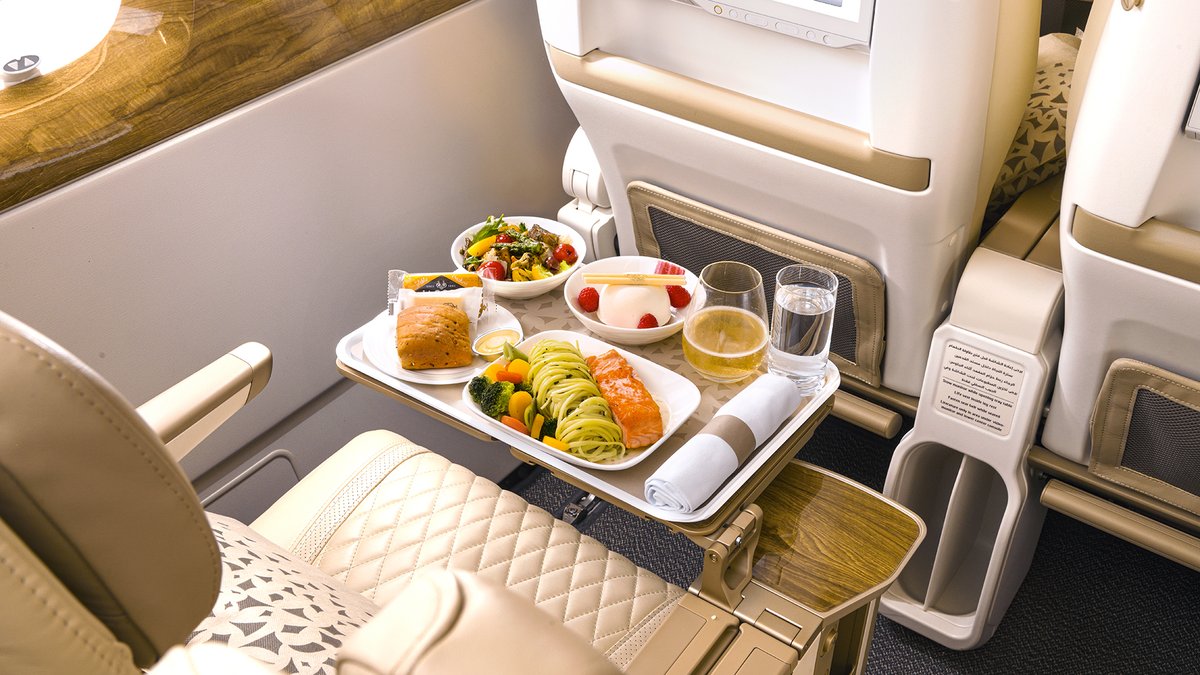 Emirates tweet media