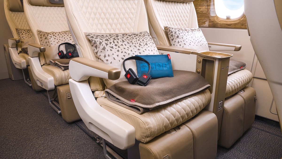 Emirates tweet media