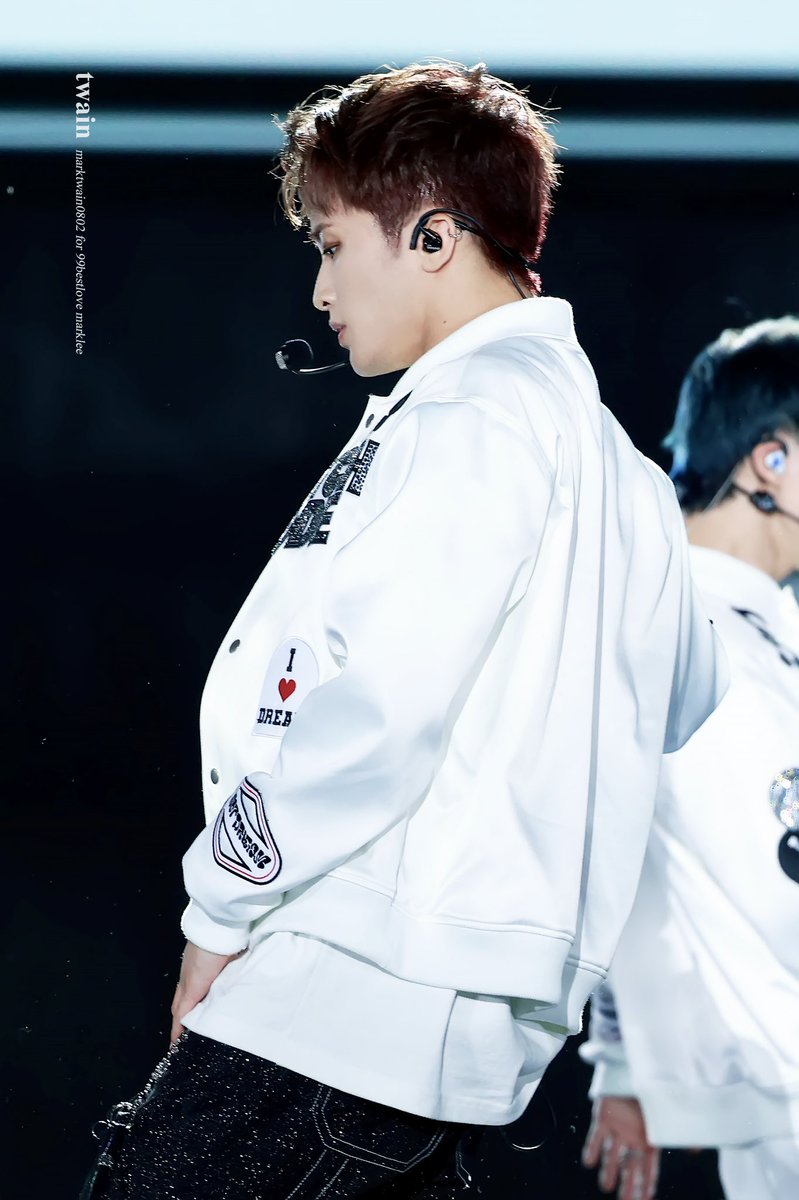 𝐭𝐰𝐚𝐢𝐧 tweet media