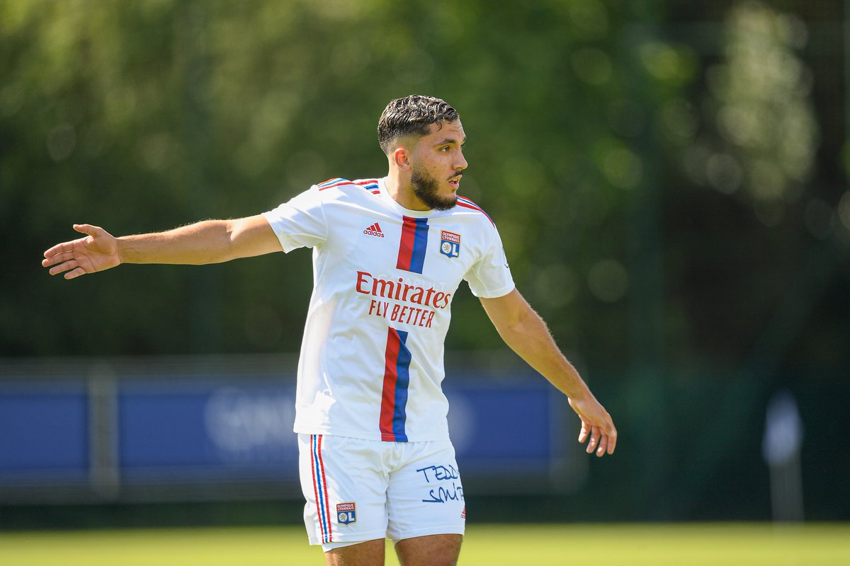 OLPLAY_Officiel's tweet photo. 🚨 Toute l'actualité de l'@OL &amp; de l'@OLfeminin, c'est à 18h dans l'émission #OLNS avec @barthruzza, @jules_cros et @LorisMartinOLTV !

Au programme ce lundi :
- Retour sur #InterOL
- Focus sur les performances de Tetê, @rayan_cherki et Castello Lukeba

👉 https://t.co/t9qIiQrPMl https://t.co/O44cZNcpf6