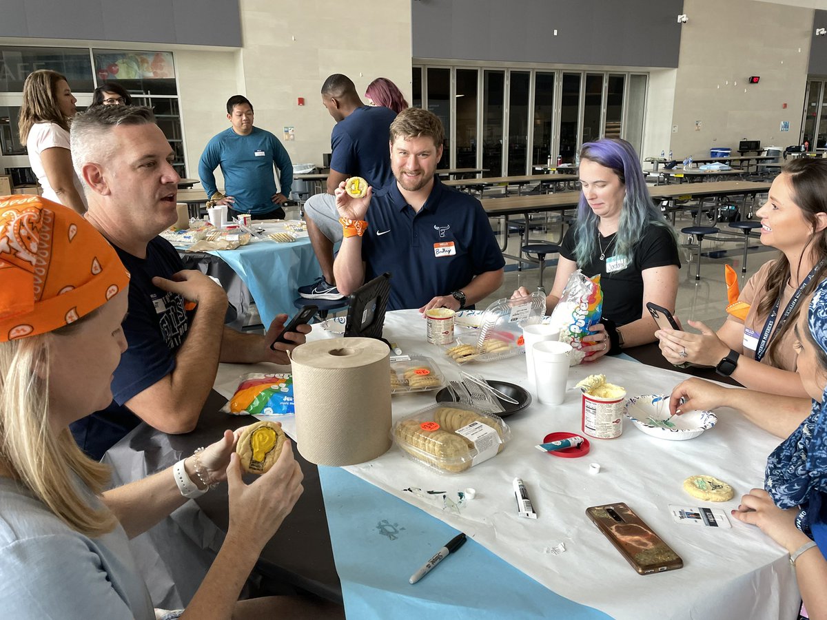 KatieGranado's tweet photo. Working on the collaboration strand of our PBL rubric at the cookie decorating station! Decorating cookies based off our graduate profile and vision statement. #BeBold #BeFirst #BeCurious #Impact #Equip #Transform @EHSFrisco @friscoisd https://t.co/nFynifkZBo