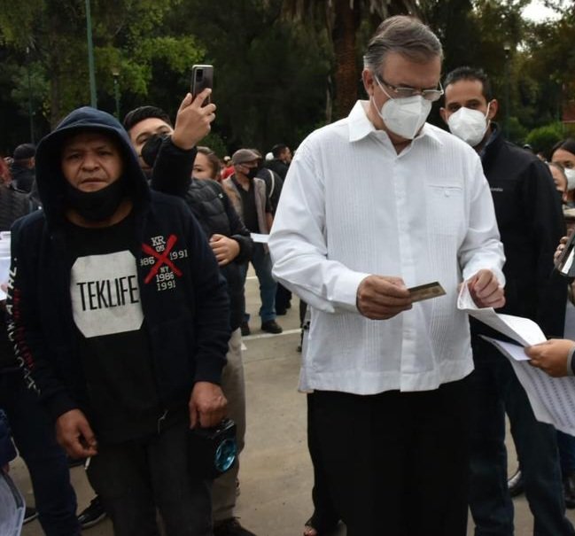JavierL76276165's tweet photo. @m_ebrard Porqué no llevó a ese evento a esta porquería? A poco le dio miedo? https://t.co/Lm4qbXSkrJ