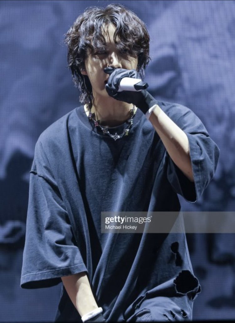 LOt7mx's tweet photo. HILO DE FOTOS 

#JHOPE en el #Lollapalooza vía getty images 

@BTS_twt    #BTSARMY  #HOBIPALOOZA  
C: Sugadboy 
🐥𝓙𝓾𝓵𝓜𝓲𝓷𝓚𝓸𝓸💜 https://t.co/k2N6eanZyt