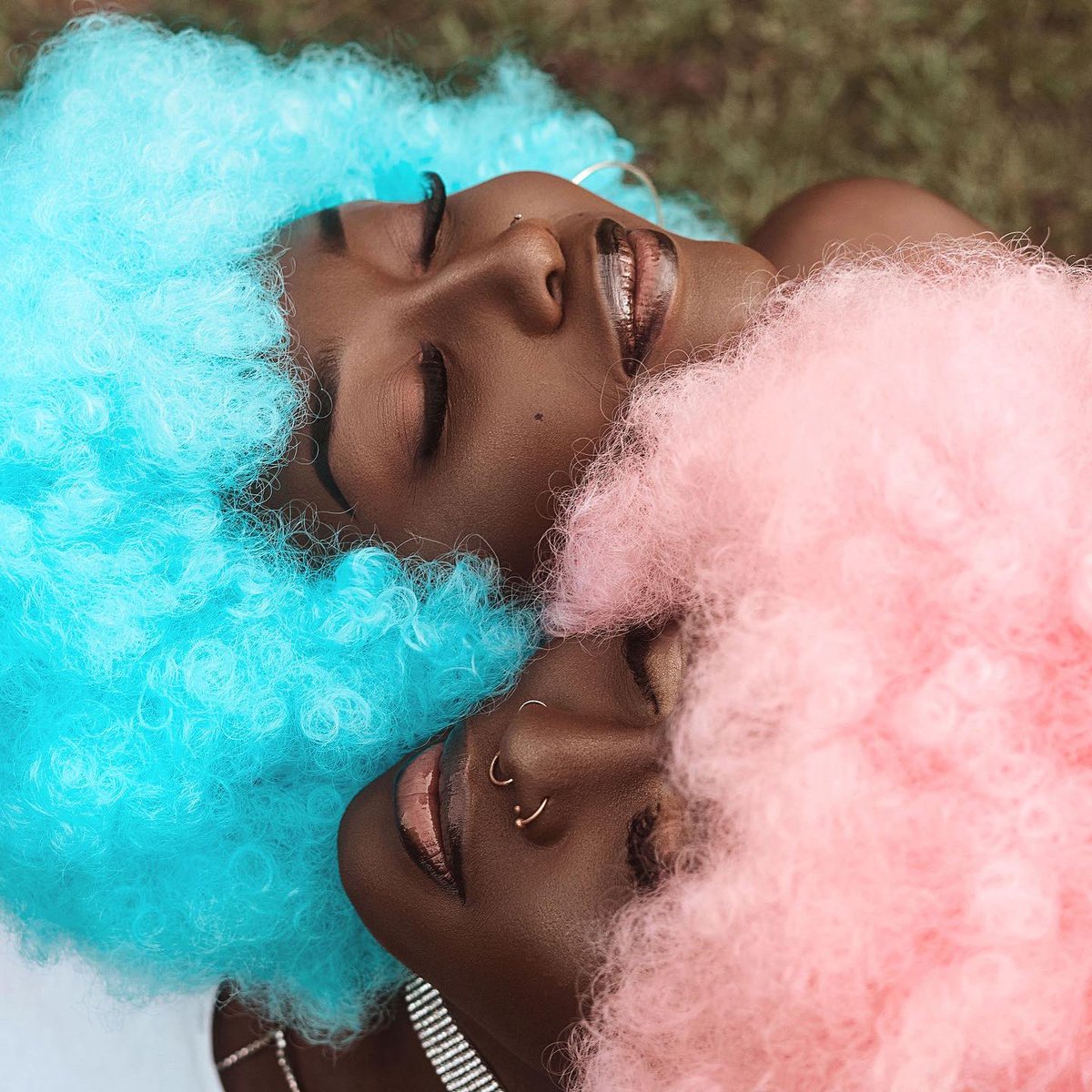 Miakvisuals's tweet photo. Portraits of Bintou &amp; Mabby 🍬

#seattleportraitphotographer #seattlephotographer #seattlevideographer #wavideographer #summervibe #pnwphotographer #portraitphotography #shadesofmelanin #melaninqueens #rawmelanin #blackwomenphotographers https://t.co/6PYlURraHe