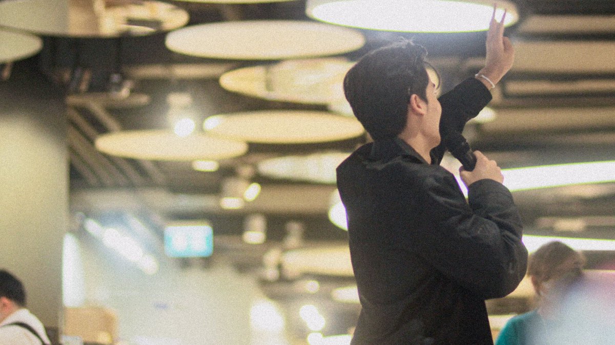 Paullus_V's tweet photo. still can't believe that it has been a little over a week since I personally took these photos during @Tawan_V's birthday.

My fave shots of him as a/n (events) photographer. 💙✨

ผมรักคุณมากครับพี่เต! เจอกันครับบบ! 💙🫶🏽 #Tawan_V https://t.co/N10wBAyUcz