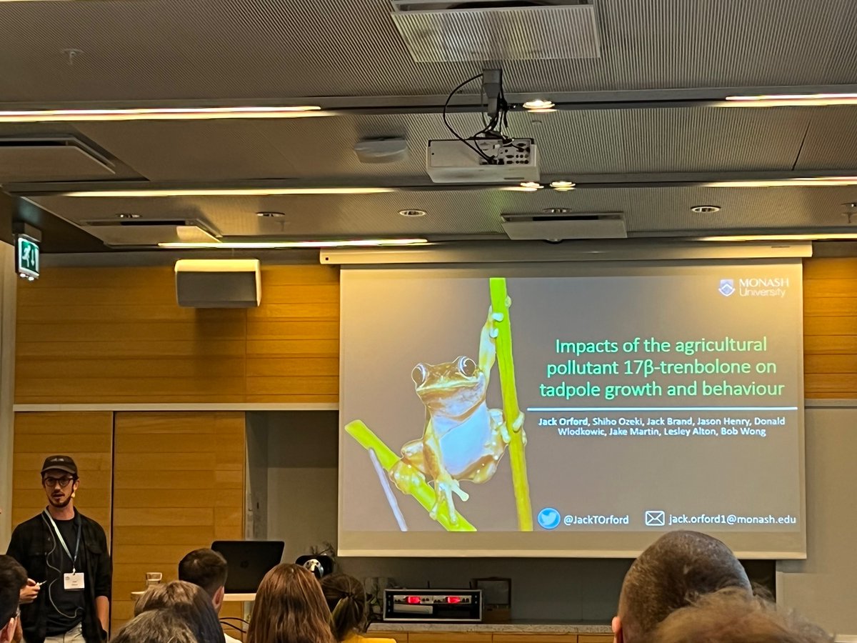 BBM_Wong's tweet photo. PhD student @JackTOrford (cosupervised with @lesley_alton and @Martin_J_M_34) discussing his work studying impacts of agricultural pollution (livestock hormonal growth promotants) on tadpole behaviour. #ISBE2022 #BobWongLab https://t.co/fpXyMGjwbb