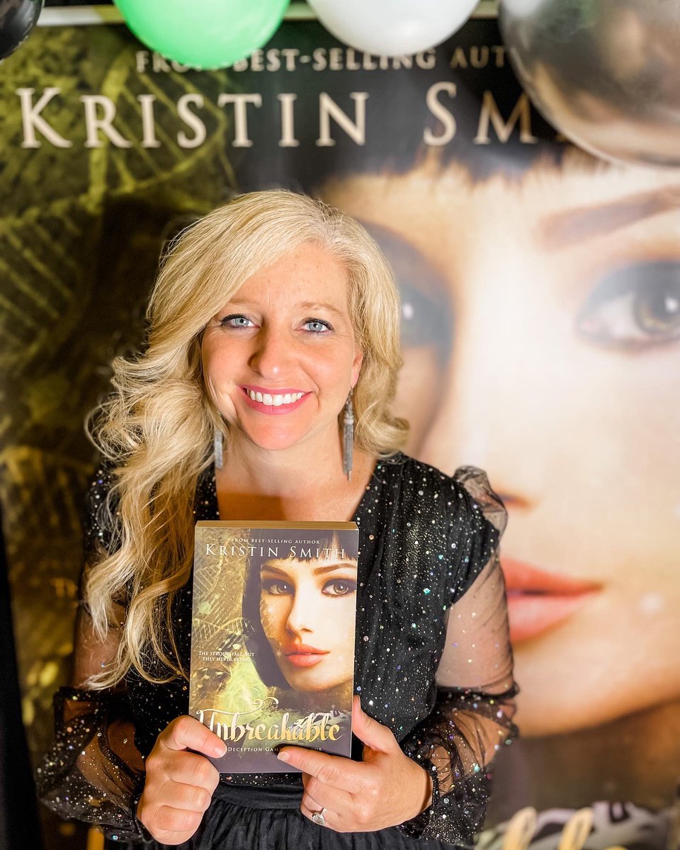 SwordsStilettos's tweet photo. UNBREAKABLE Book Release Party! π§¬π¦ππ Such a fun night. Iβm so grateful to all of the friends who came out to celebrate my book release with me!
#unbreakable #deceptiongameseries #yabookseries #yadystopian #AuthorsOfTwitter #writingcommmunity https://t.co/hlnJBeSDF2
