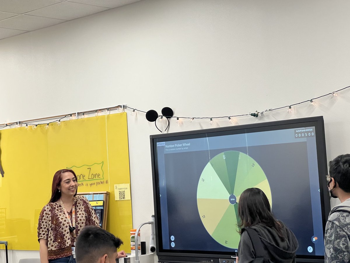 Oh happy day!  The Mustangs are back &amp; ready to conquer another school year!  Great to see teachers welcoming students with engaging activities.  #ItStartsWithUs #IOB <a href="/EPISDAcademics/">EPISD Academics</a>⁩ ⁦<a href="/ELPASO_ISD/">El Paso ISD</a>⁩ ⁦<a href="/jason_yturralde/">Jason Yturralde</a>⁩ ⁦<a href="/FancyClancyALL/">Carrie Clancy</a>⁩ 
⁦<a href="/kennedyjacque/">Jacqueline Kennedy</a>⁩