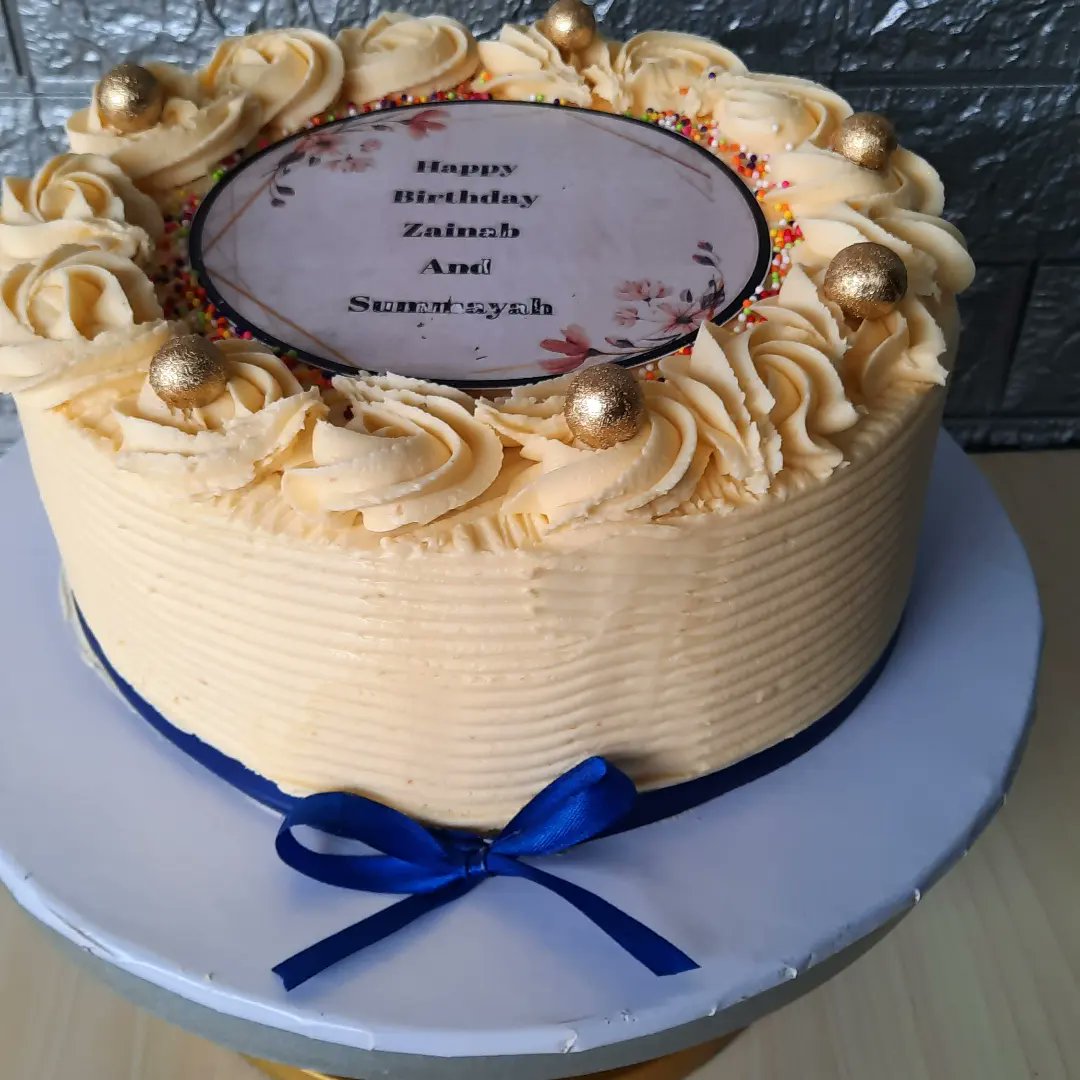 cakes_coupes's tweet photo. Happy new month people😊😊😊.
Don't forget to patronise us for any celebration cakes and pastries🥰🥰🥰.

#cakesinibadan #explorepage #cakesandcoupes #explorer #explore #ibadanbakers #ibadan #ibadancakeshop #trend #exploremore https://t.co/lWxk3UPxNa