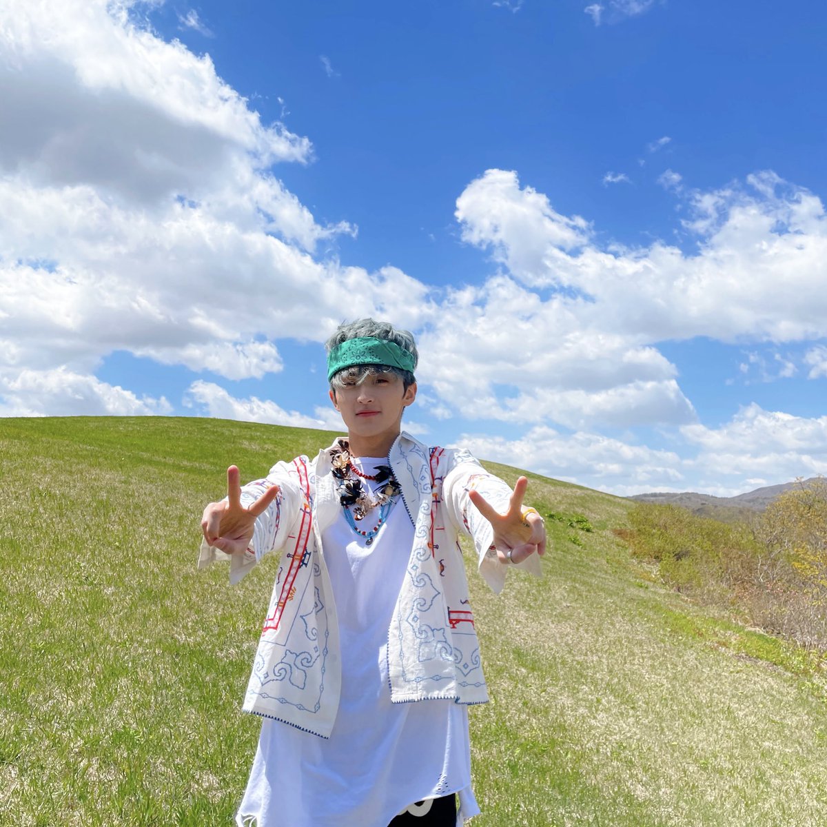 mk_082's tweet photo. お誕生日おめでとう🫶🏻
よく笑うマークが笑顔沢��で
幸せでありますように🤍
はやく良くなって健康でいてね！

#HAPPYMARKDAY
 #reMARKable24years
 #영원한차일드_우리마크_생일축하해 https://t.co/uvC9vygd6R