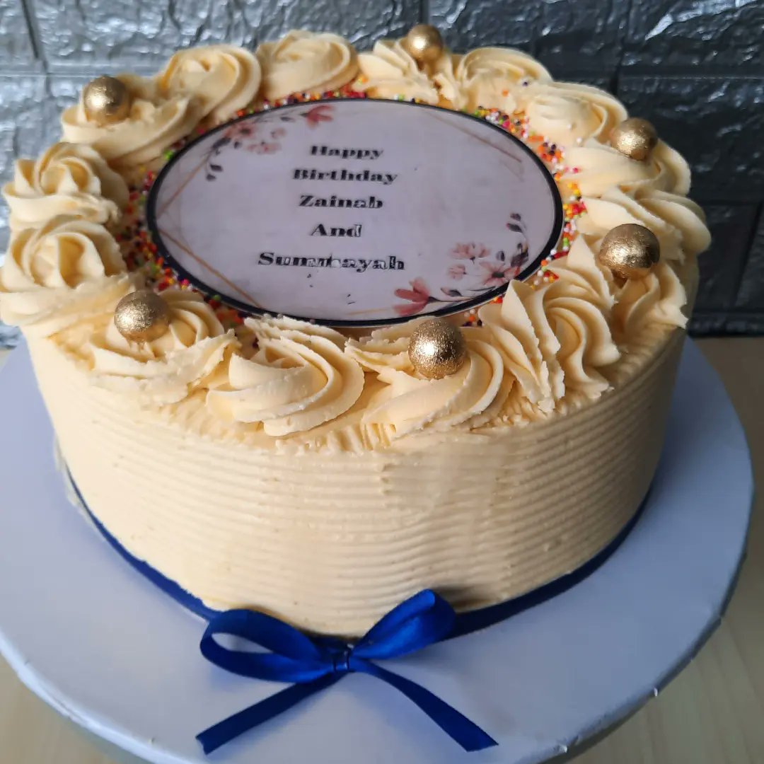 cakes_coupes's tweet photo. Happy new month people😊😊😊.
Don't forget to patronise us for any celebration cakes and pastries🥰🥰🥰.

#cakesinibadan #explorepage #cakesandcoupes #explorer #explore #ibadanbakers #ibadan #ibadancakeshop #trend #exploremore https://t.co/lWxk3UPxNa