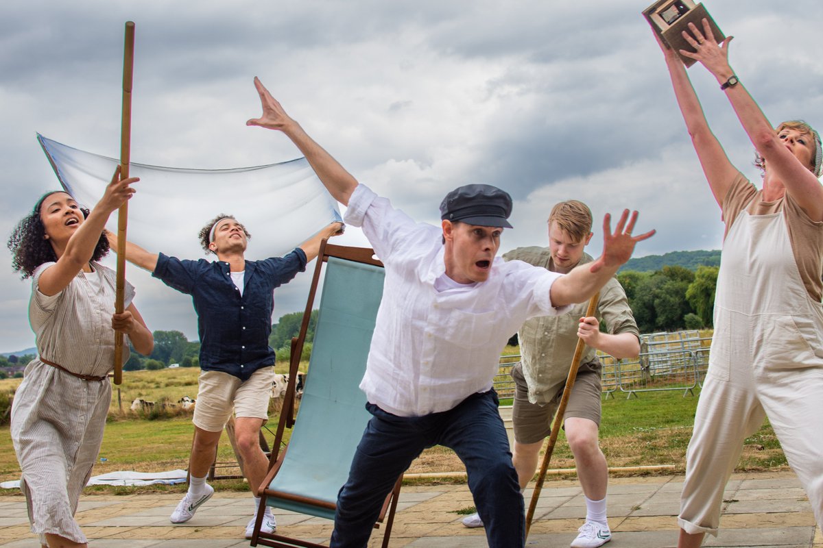 TOMvenue's tweet photo. Exciting news! 

Matthew Bourne's @New_Adventures will be performing Doorstep Duets in Brighton &amp; Hove this week 💃

All performances are public and free!

Just turn up and take a moment to escape from the everyday and immerse yourself in these short and joyful tales 😊 https://t.co/w0S5ybpUZF