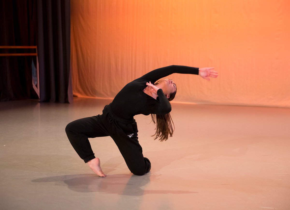 TheLowryCAT_NW's tweet photo. Our graduating @The_Lowry CAT students Lara Magdamo & Kyle Baron were invited to perform as guest artists in Covent Garden @RoyalBalletSch in May for @RoyalBalletSch Primary Steps’ graduation.
A wonderful celebration! @TheLowryCAT_NW @DanceCATs_news #PrimarySteps #Dance https://t.co/pxMPSDdH79