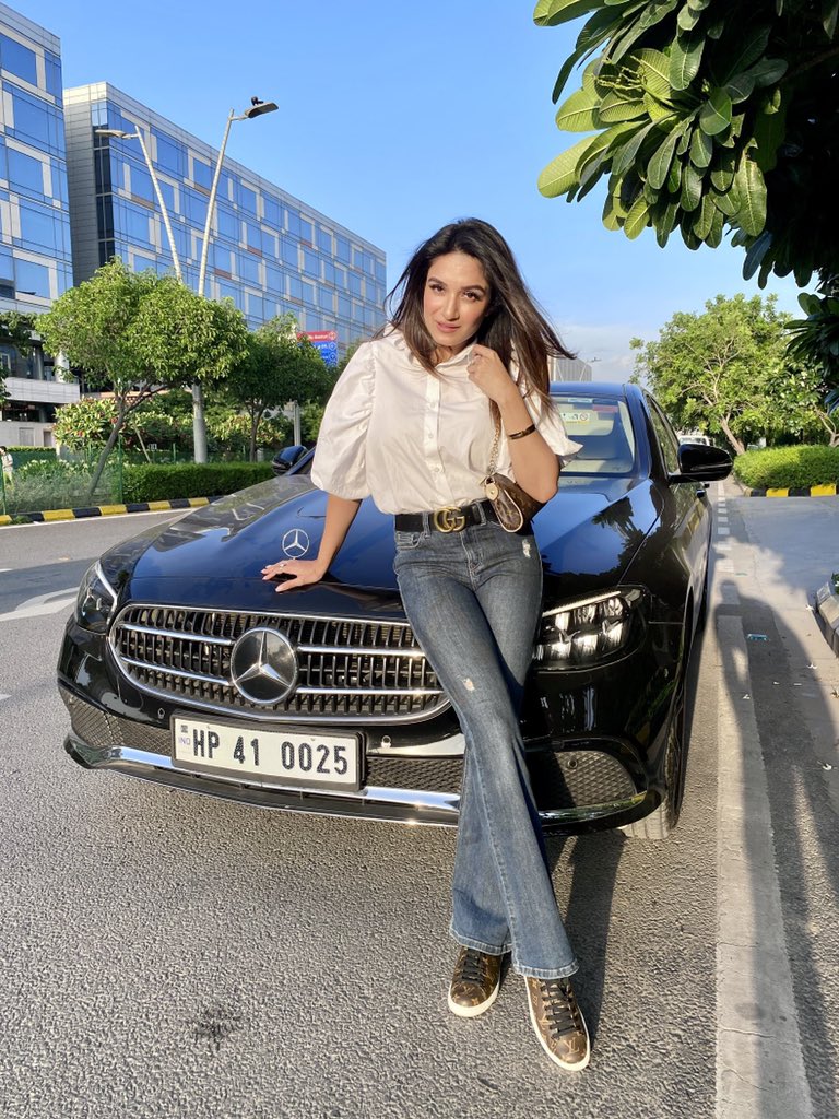 shefali_bagga's tweet photo. My hard work gifted me this 🧿🙏🚘 https://t.co/STM5oTKdYp