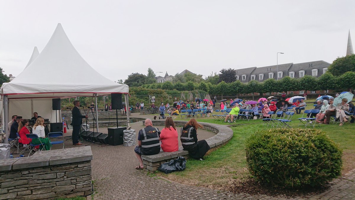 DonnybrookD4's tweet photo. Some free live music this afternoon in Rathfarnham Castle thanks to @sdublincoco just so unlucky with the weather 😳 perfect little venue 🏰
#Rathfarnham #bankholiday #Dublin #artscope @rathfarnhamopw https://t.co/pmunetaAG6