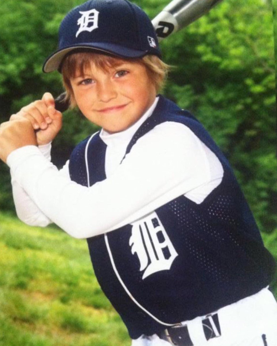 burgy29's tweet image. Very proud to say that Colin Burgess @19cburgy has signed with the Detroit Tigers organization. He flew out to Tiger Town, Lakeland, Florida yesterday, physical this morning and signed shortly after. Not sure what is next, but excited to start his pro career.