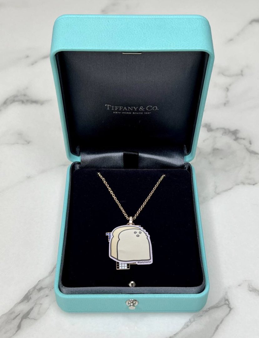wooitsjeff's tweet photo. @TiffanyAndCo heard they doing an NFT collection 👀👀😛😛🍞🍞🍞 https://t.co/eFTtatR5Oc