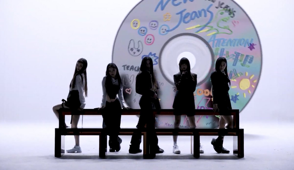 malumakgae's tweet photo. las amo newjeans ame su debut y todo el álbum 🫶🏻🫶🏻🫶🏻

NEWJEANS DEBUT DAY
#CookieOutNow
#뉴진스_데뷔한다_어텐션_플리즈
#New_Generation_NewJeans https://t.co/0sWT4b3dUI