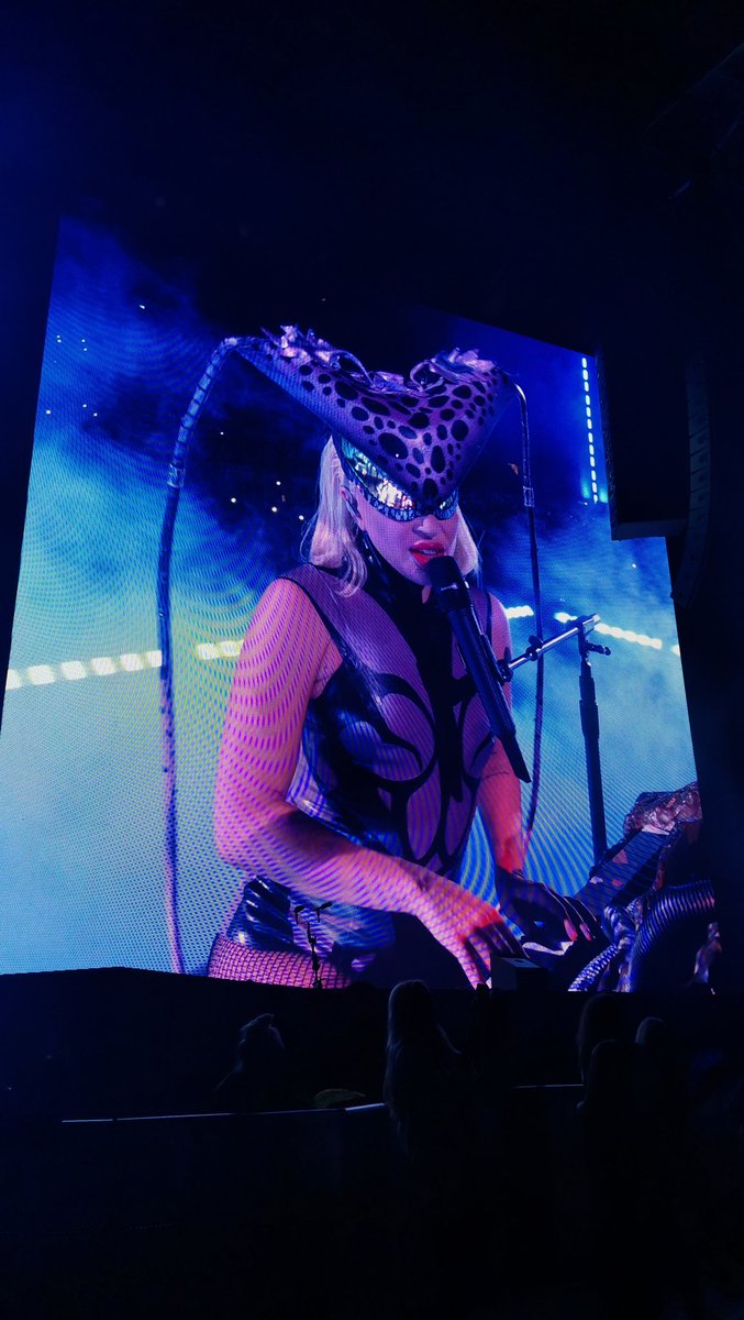 livevsliveshow's tweet photo. Menudo doblete el de la semana pasada, Phoebe Bridgers y Lady Gaga en directo en la misma semana. Yo ya puedo dormir a gusto por las noches https://t.co/cIjiaPEfdU