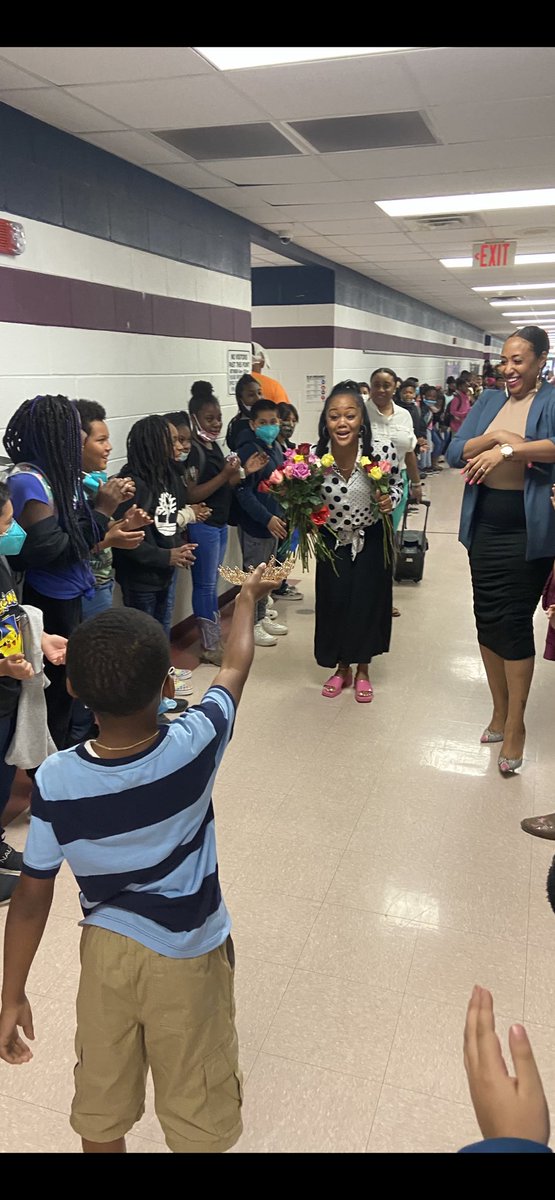 Moewash89's tweet photo. 21-22 school year was one for books! Nobody BUT GOD! Marlin TX raised me…Made me. 💛💜 #Commited2Excellence #MarlinIsd #Teacheroftheyear #ButGod @MarlinISDTX https://t.co/RbAdl53x6O