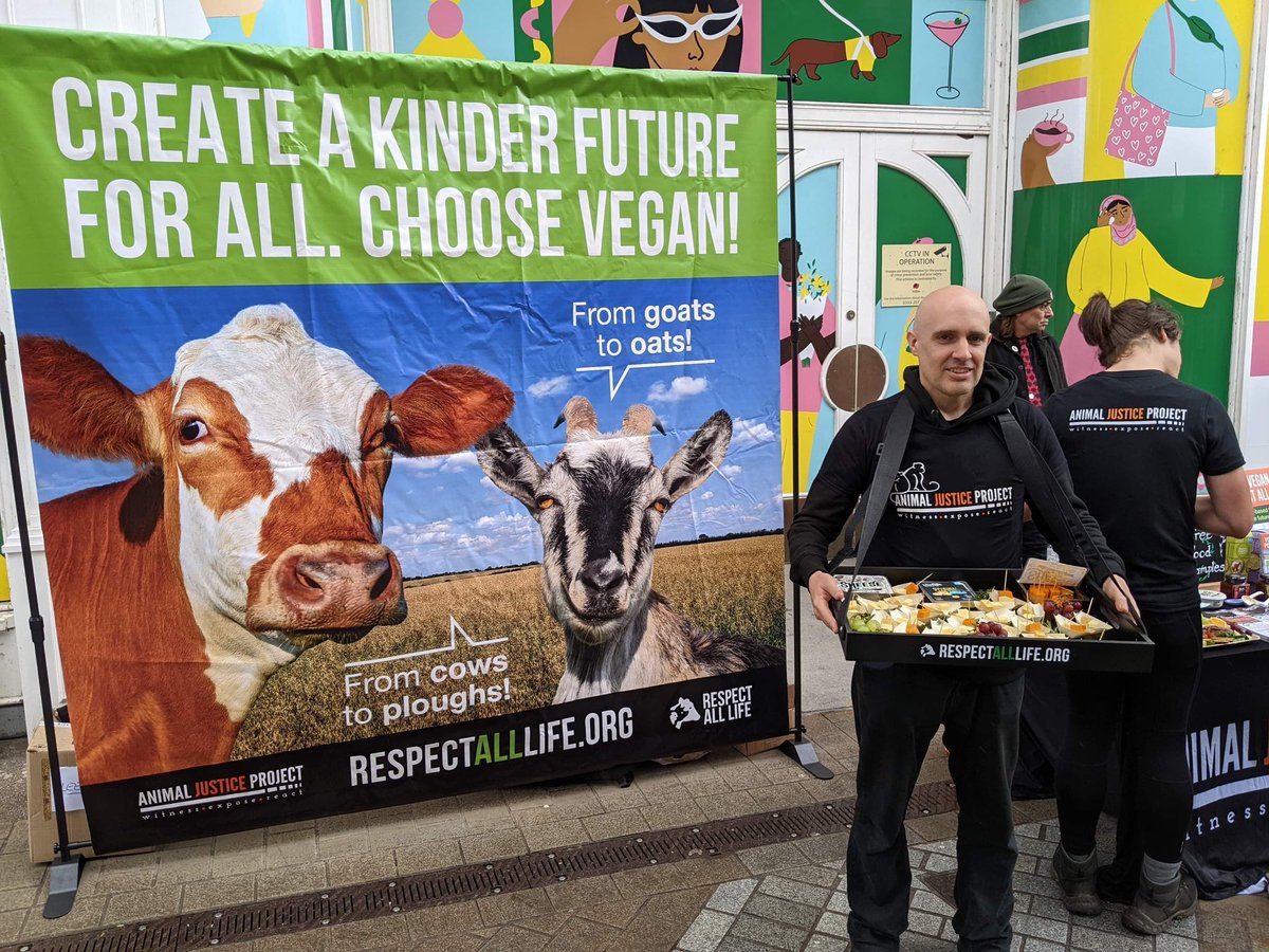 ajpReact's tweet photo. Some fantastic pictures from our event in #Leeds on Sunday. We had a really fun and interactive outreach event that included us giving out free dairy-free cheeses and milk kindly donated to us by @ButeIslandFoods & @ViolifeFoods
#GoatsToOats
๐https://t.co/1R76VWzlFg
#Vegan https://t.co/B4Z4viZynO