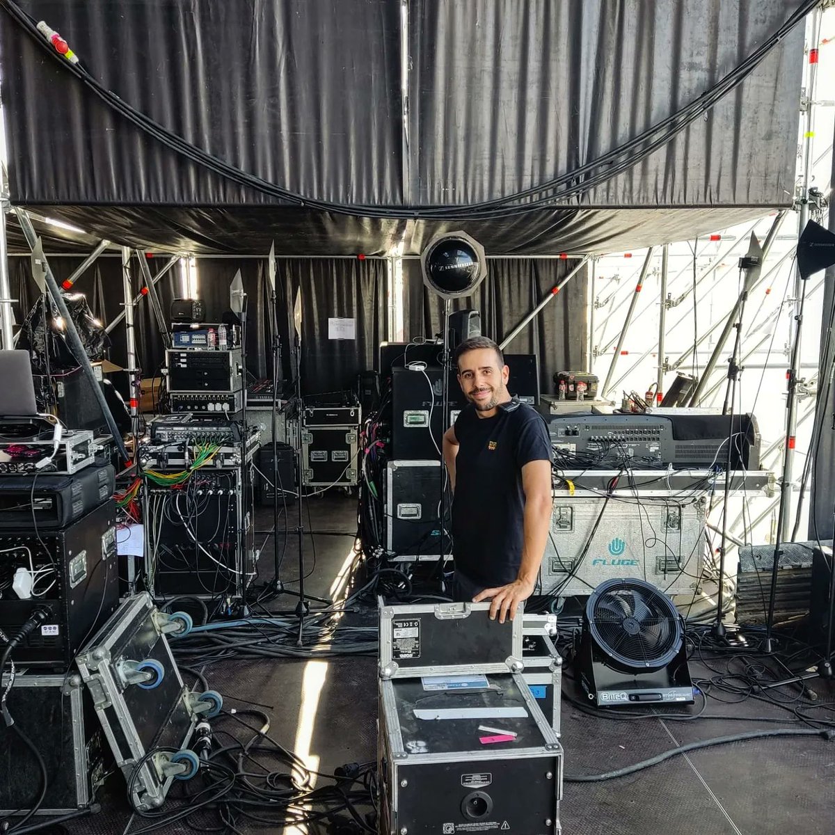 AlvaroDebada's tweet photo. 🔊"No me vale con mis buenas intenciones"  C.Tangana - Bahiasound 
#festival #sonidodirecto #conciertos https://t.co/Nu4uHH9xJ4