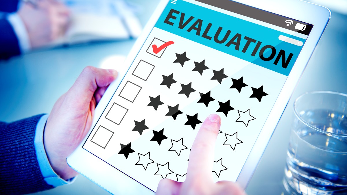 Quick Hiring Tip 11 - Read the Reviews. A new employee is a big ticket item. It pays to do your homework. Comments from others who have worked with a candidate can help finalize your decision and save you from the pain associated with a bad hire. More tips hravatar.com/ta/cpg/27/quic…