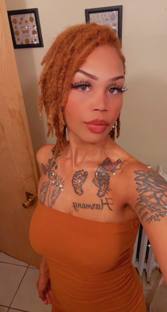 HollywoodAudri's tweet photo. Follow Me 🥰 I’m A #LocStar & #BlackChef I Own & Run A #BlackOwnedBusiness #BlackGirlMagic #dreadlocks #Viral #NaturalHair https://t.co/nYJRPvKajM