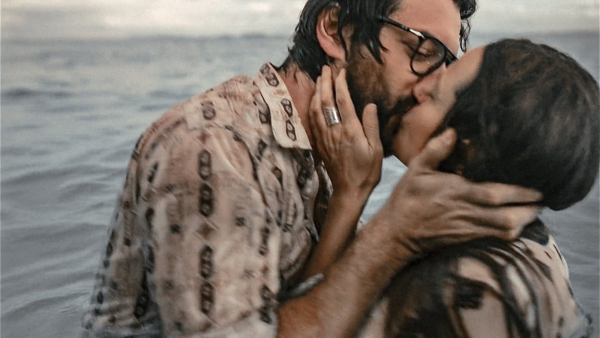 their kisses >>>>