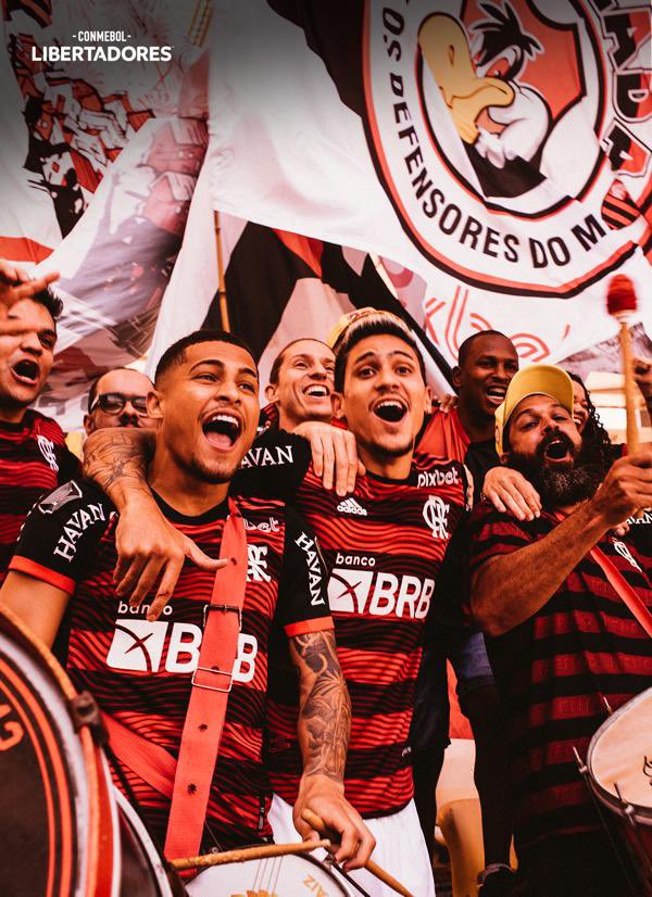 Pedro9oficial's tweet photo. "Quero cantar ao mundo inteiro, a alegria de ser rubro-negro" 🔴⚫ @Flamengo 

📷: @LibertadoresBR https://t.co/7r5AqSXbs0