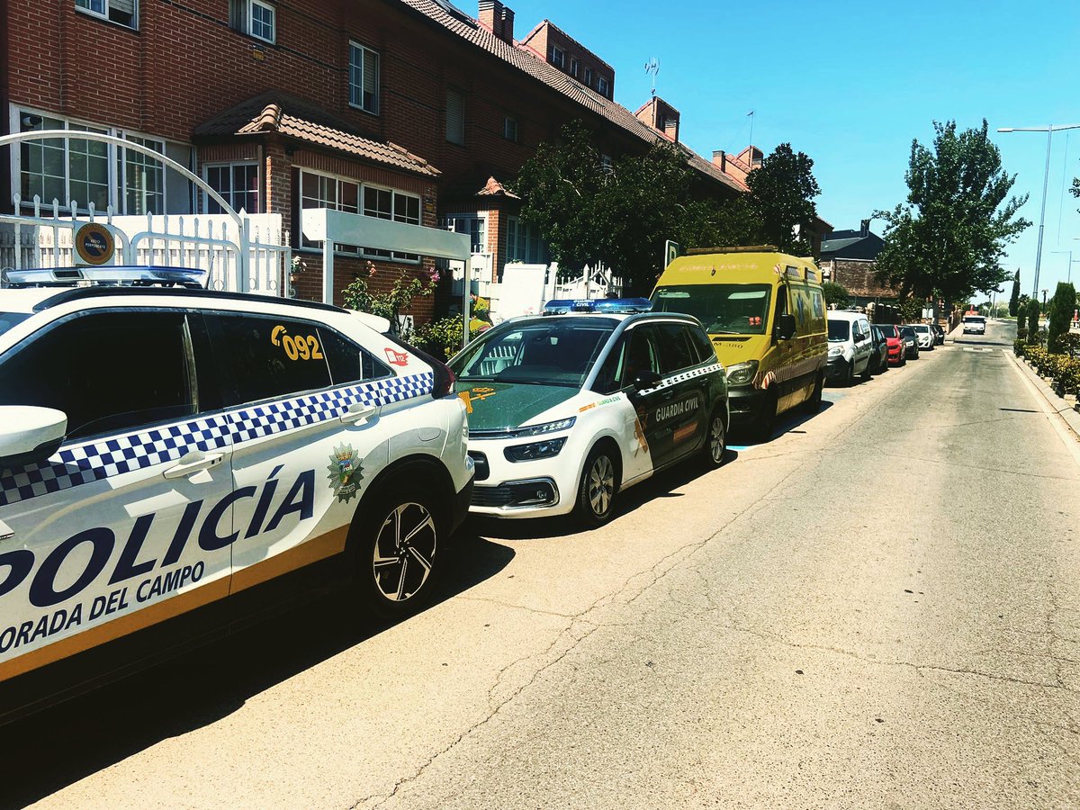 Gracias a rápida actuación de los agentes junto a compañeros de <a href="/guardiacivil062/">Sgto1° MJSuárez</a> en los primeros auxilios practicados a un varón con un corte en la extremidad inferior como consecuencia de un accidente laboral, se consigue estabilizar y minimizar las lesiones..