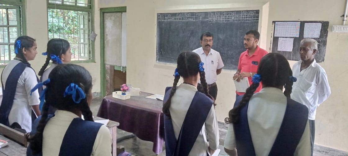 er_mitun's tweet photo. #SurpriseVisit with #Sarpanch ArunBiswasJi , inspected both primery & sec. school under #GPRamNagar .Interacted with students an teachers, checked Mid-Meal quality,assured full support2 #School for any Help.
@DC_NMAndaman @DcSouthandaman @ANEducationDept @NorthAndaman @DirPris https://t.co/Z7fQ4aqyTW